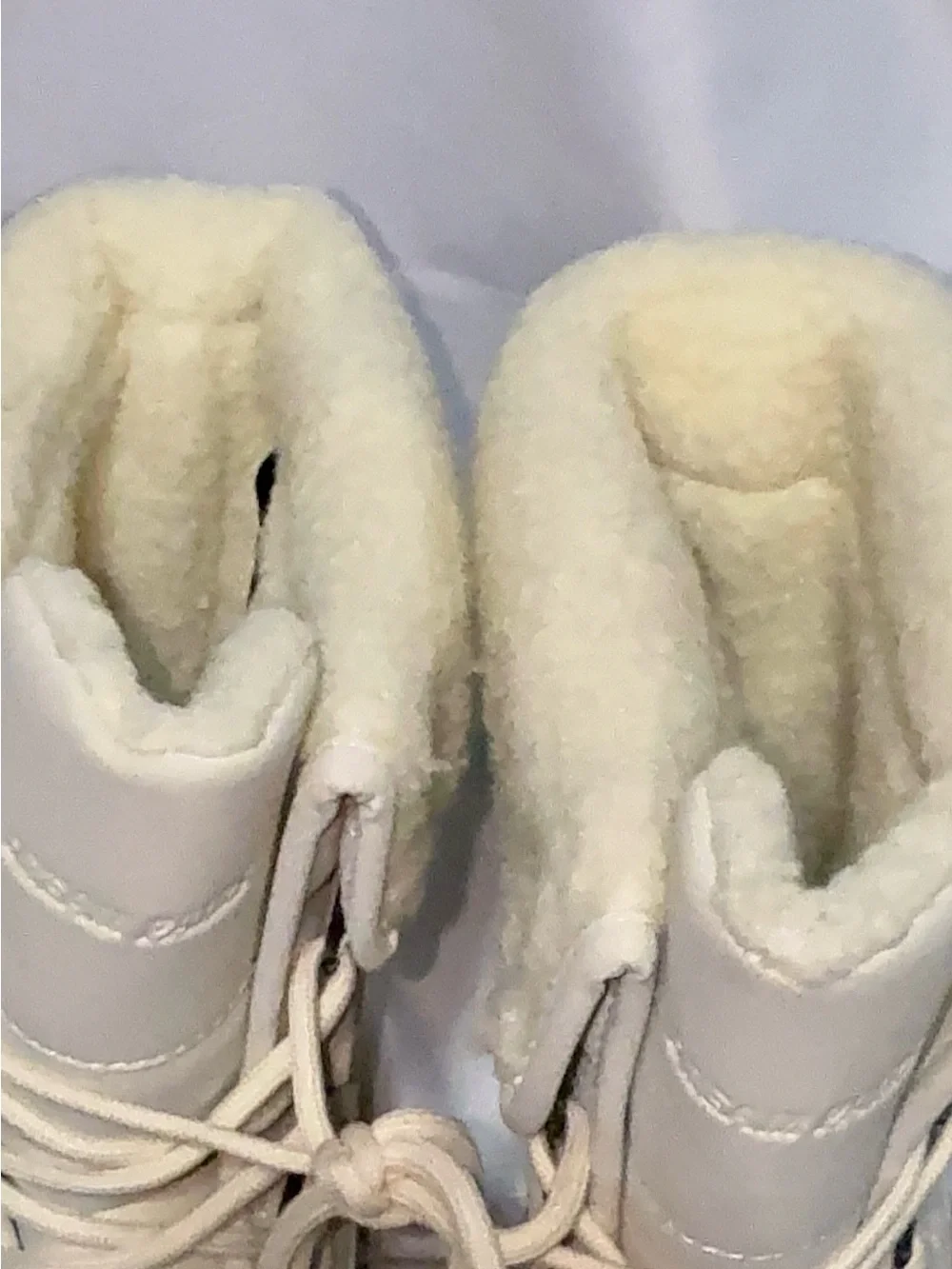 Dream Pairs Cream Waterproof Faux Shearling Lined Duck Snow Boots Size 6